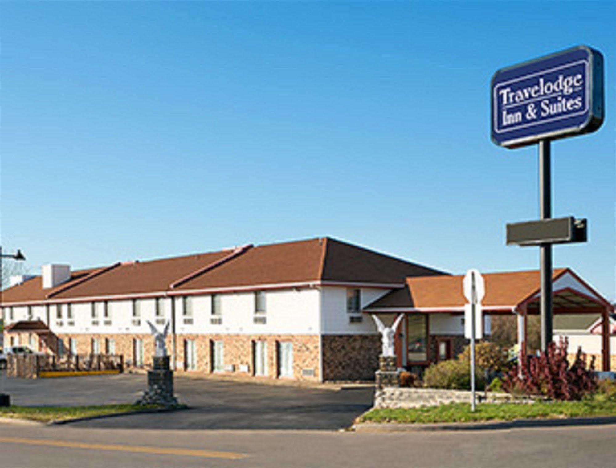 Travelodge Inn & Suites By Wyndham Muscatine Exterior foto